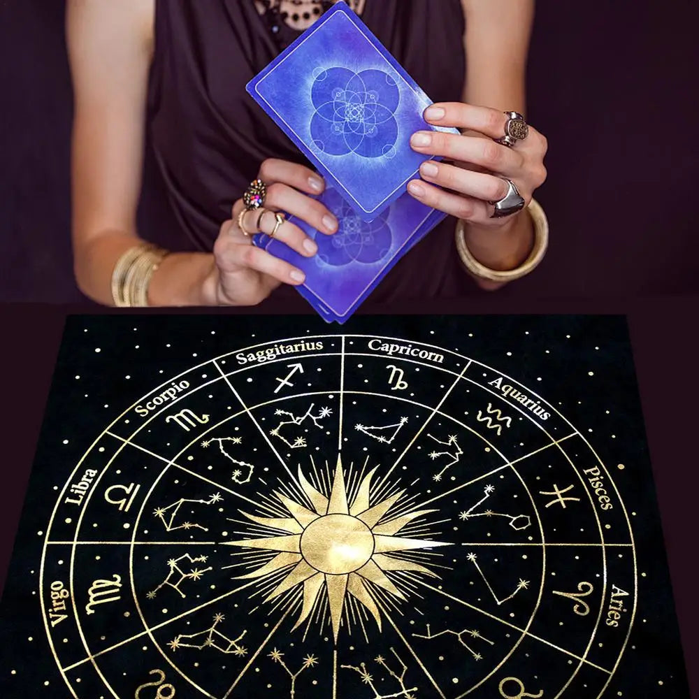 Nappe de Tarot en Velours – Pentagramme doré & Autel de sorcière