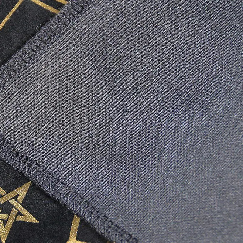 Nappe de Tarot en Velours – Pentagramme doré & Autel de sorcière